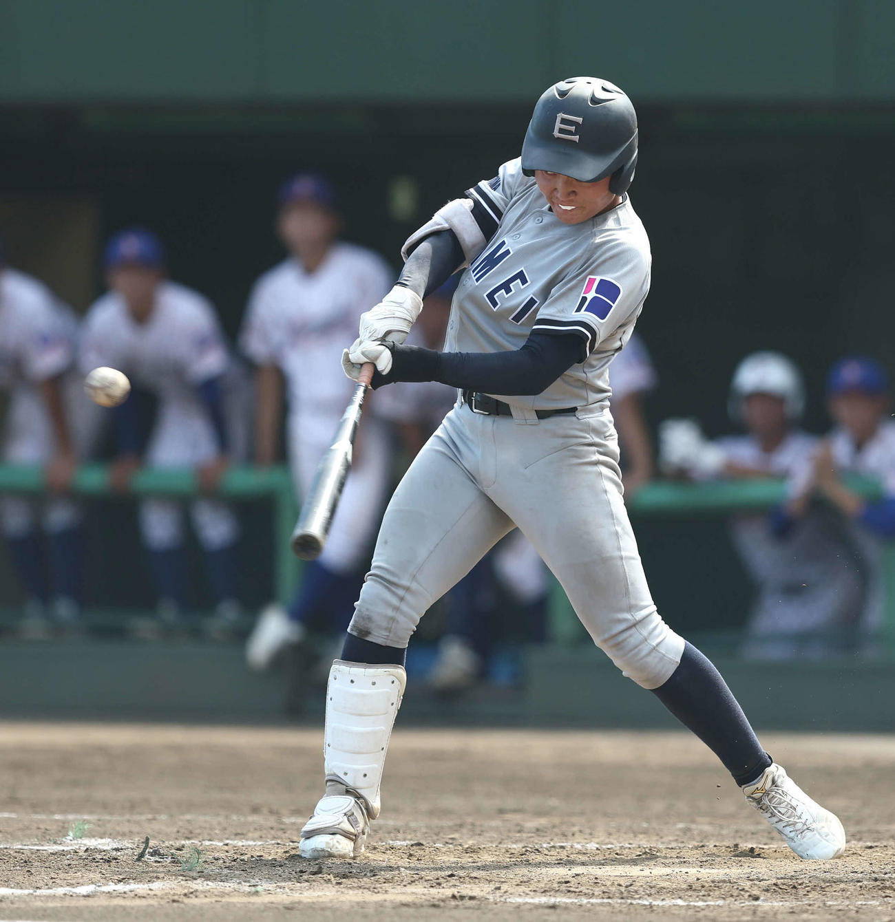 叡明対山村学園　延長11回表2死一、三塁、左前適時打を放つ田口（撮影・河田真司）