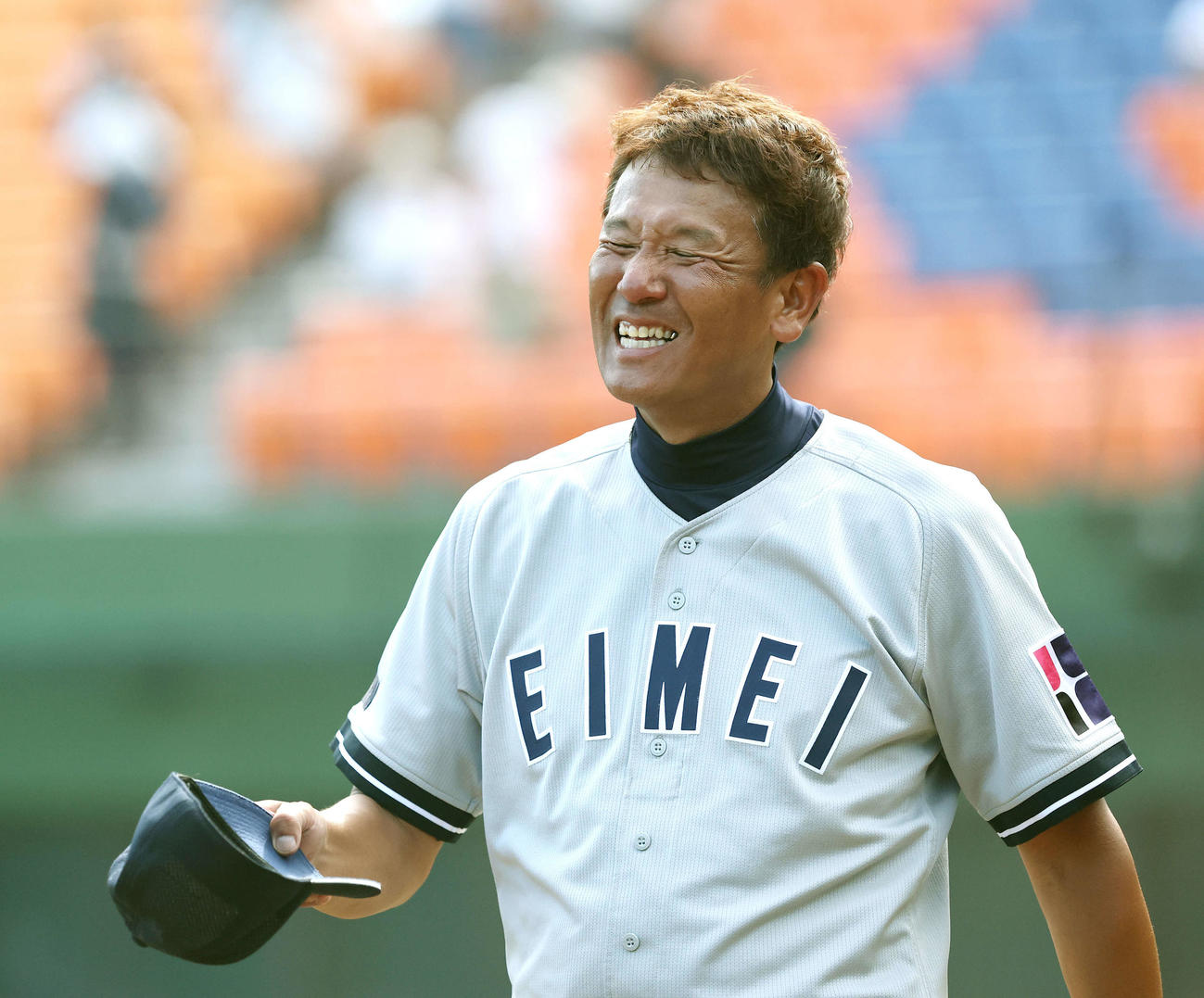 叡明対山村学園　決勝進出を決め笑顔を見せる叡明・中村監督（撮影・河田真司）