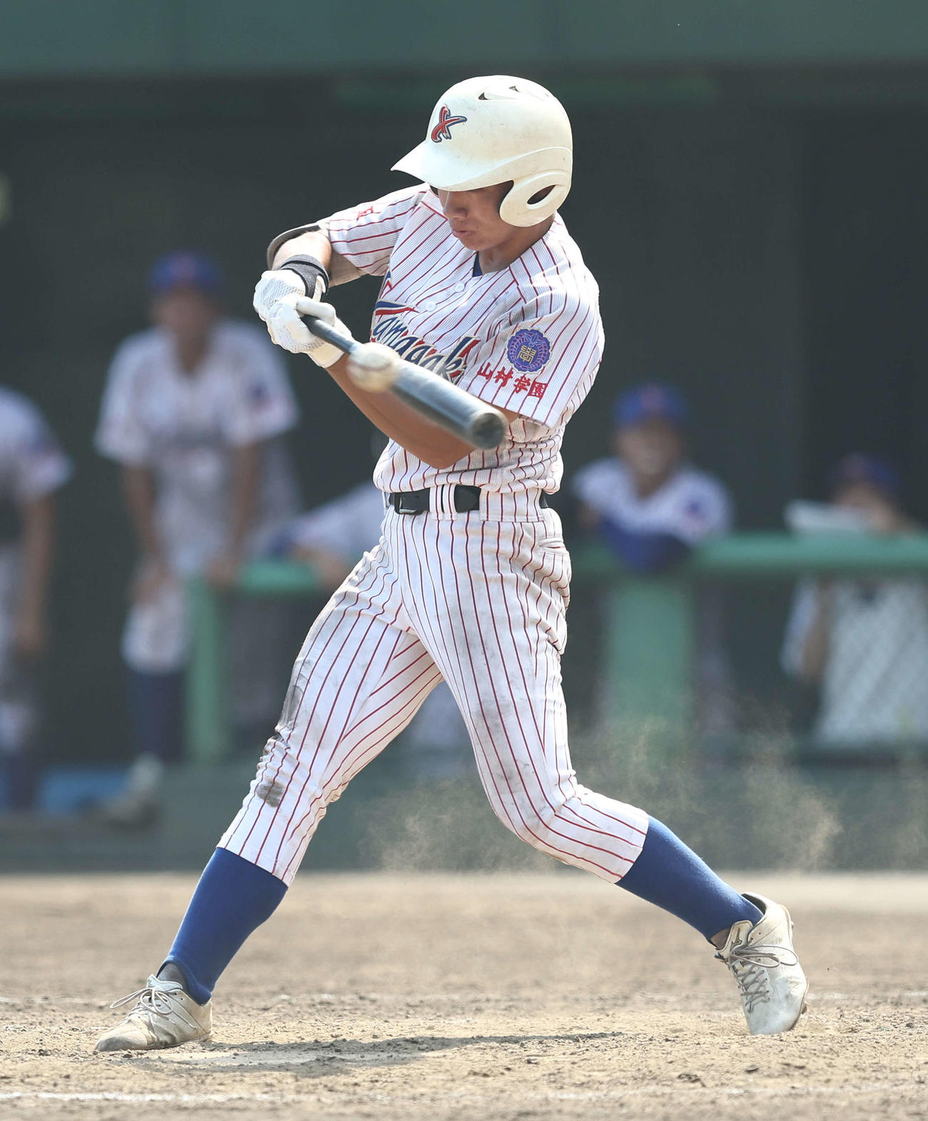叡明対山村学園　9回裏山村学園2死満塁、左翼線に同点2点適時二塁打を放つ畠山（撮影・河田真司）
