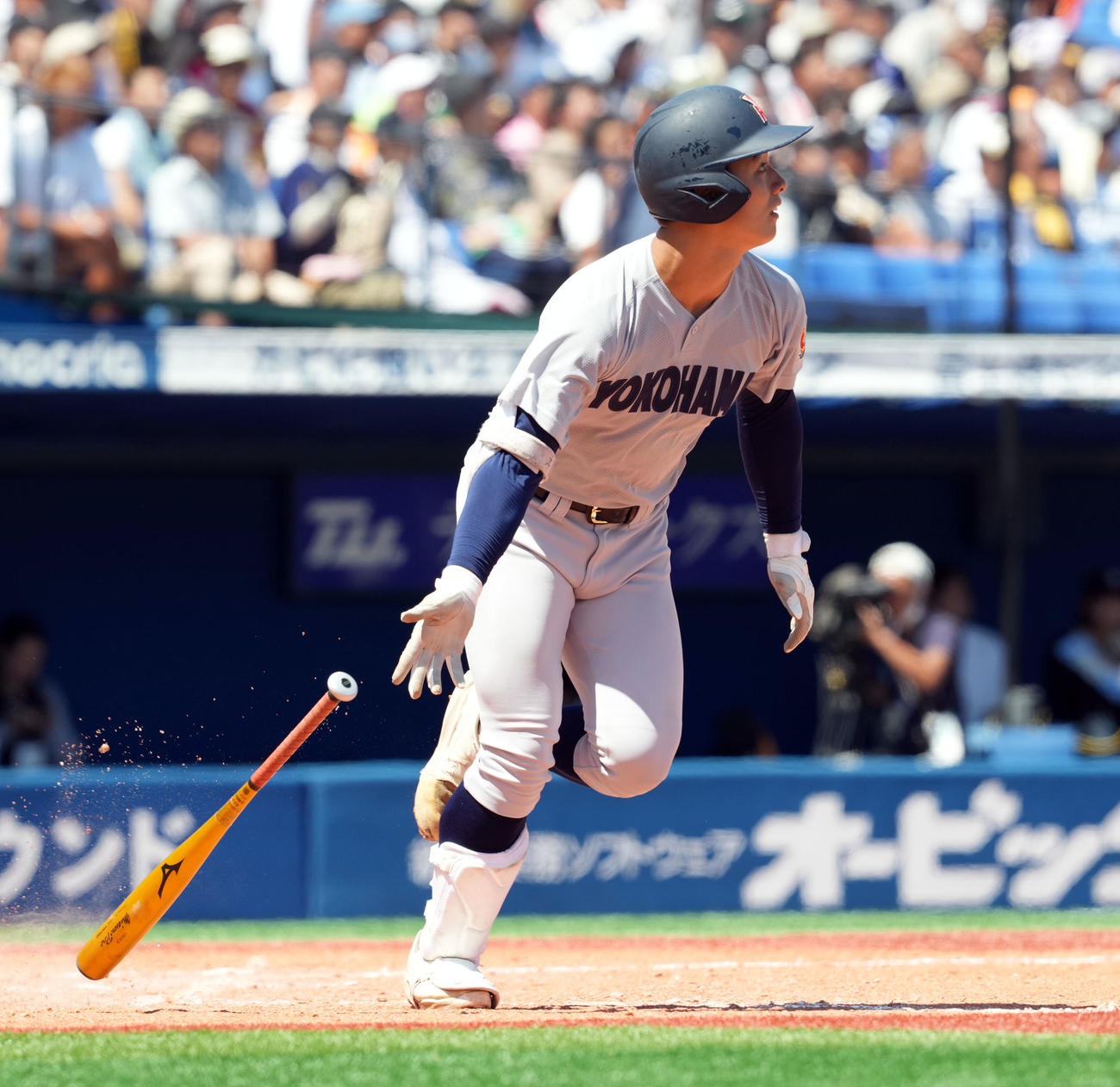 立花対横浜　4回裏横浜無死、中越えにソロ本塁打を放つ奥村頼（撮影・たえ見朱実）