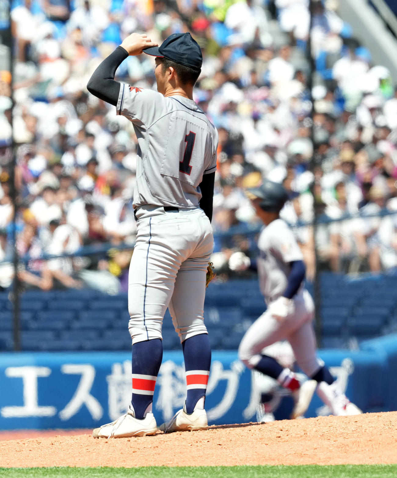 立花対横浜　4回裏横浜無死、奥村頼にソロ本塁打を浴びる芦川（撮影・たえ見朱実）