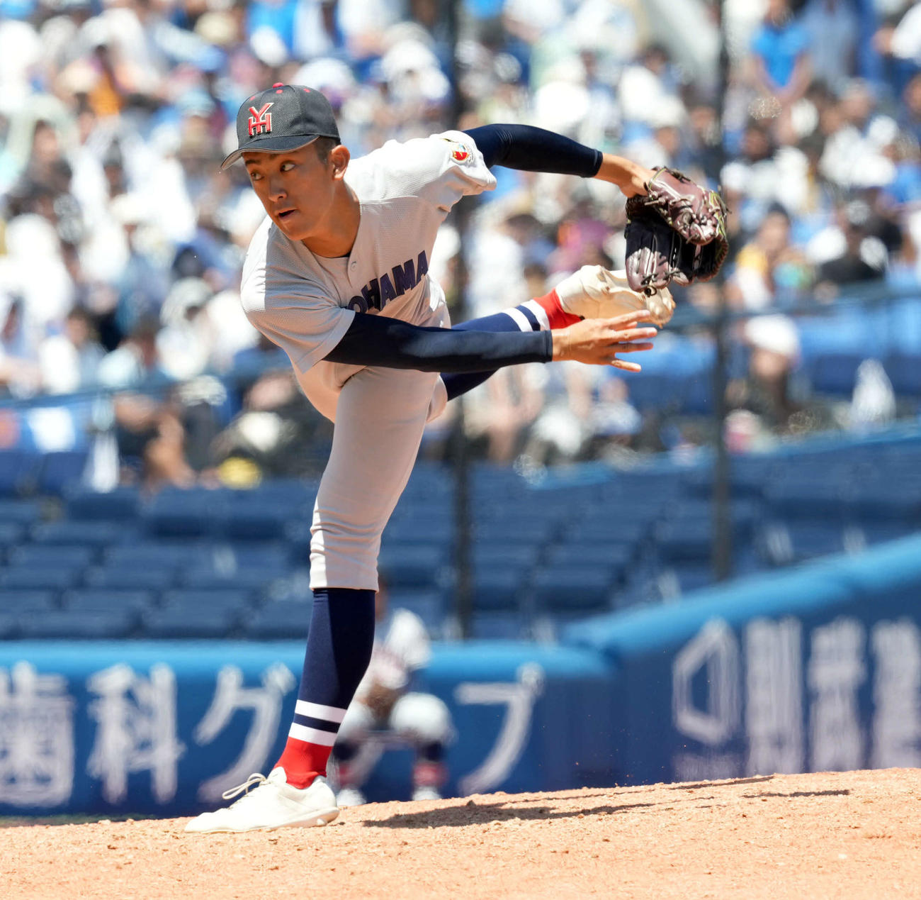 立花対横浜　5回からマウンドい上がった横浜・織田（撮影・たえ見朱実）