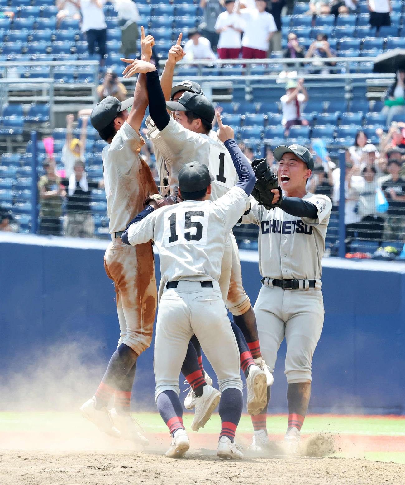 新潟産大付対中越　優勝し喜ぶ中越の選手たち（撮影・鈴木正人）