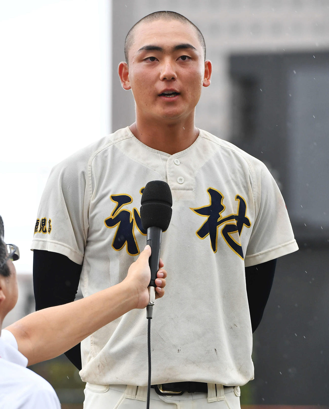 神村学園対れいめい　試合後に優勝インタビューを受ける神村学園今岡（撮影・岩下翔太）