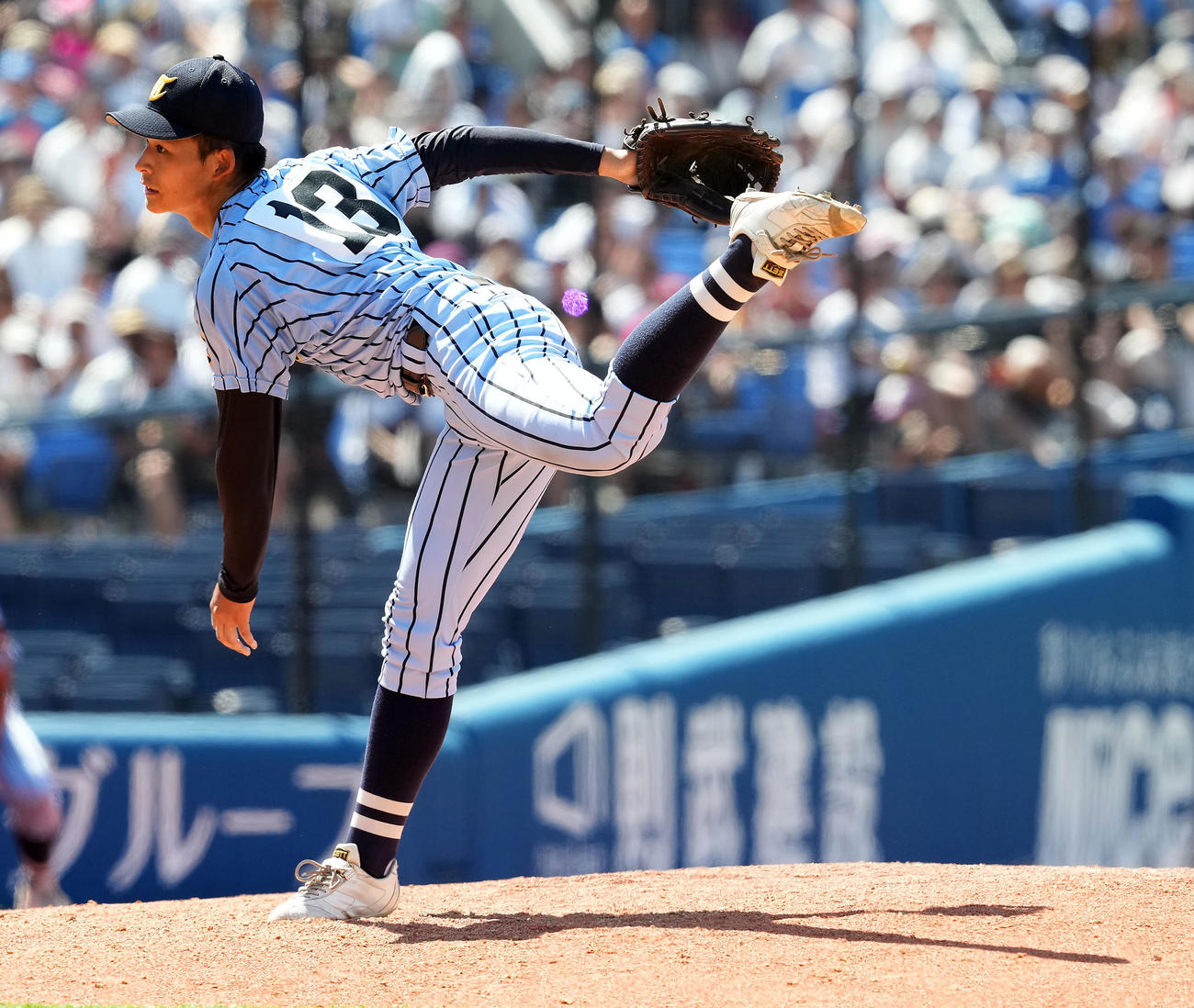 向上対東海大相模　2回途中からマウンドに上がった東海大相模・菅野（撮影・たえ見朱実）