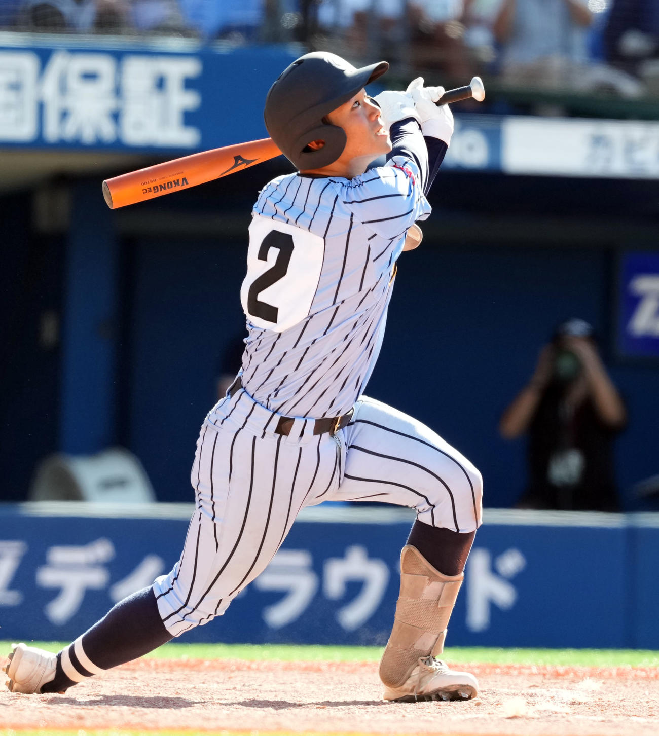 向上対東海大相模　9回裏東海大相模1死満塁、サヨナラ犠飛を放つ佐藤（撮影・たえ見朱実）