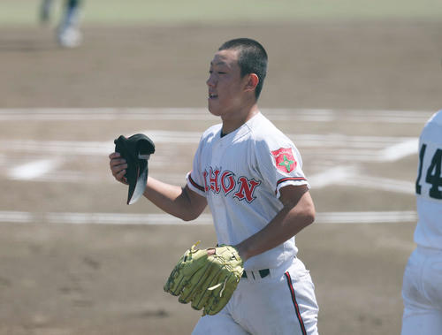 高校野球】「くそガキ集団」から「最高の集団」に…V日大山形・岩下主将