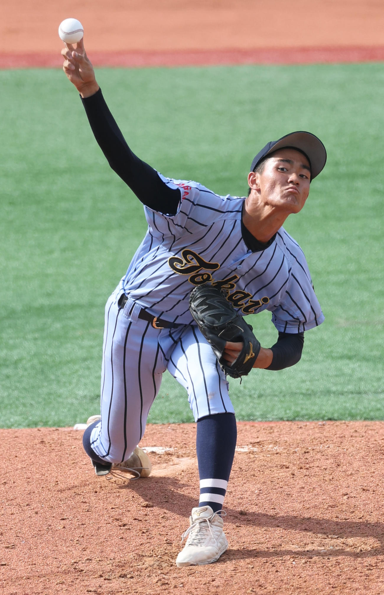 横浜対東海大相模　力投する東海大相模・福田（撮影・野上伸悟）