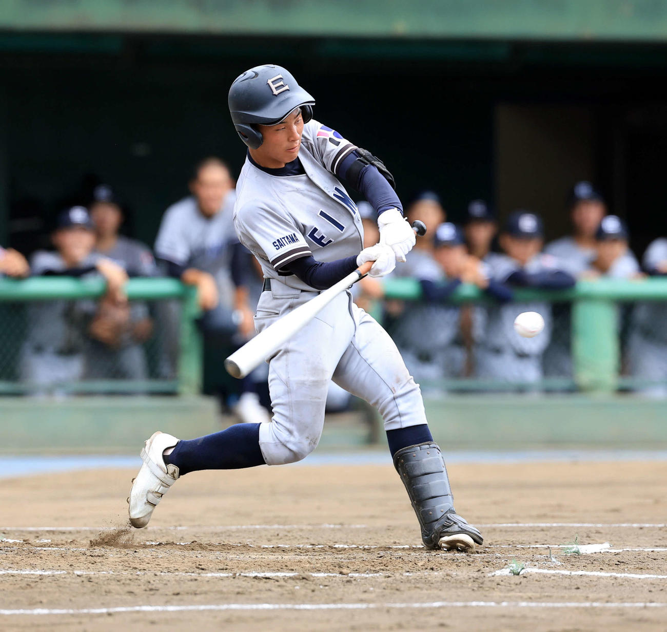 叡明対昌平　2回表叡明2死二塁、細沼は先制適時打を放つ（撮影・浅見桂子）