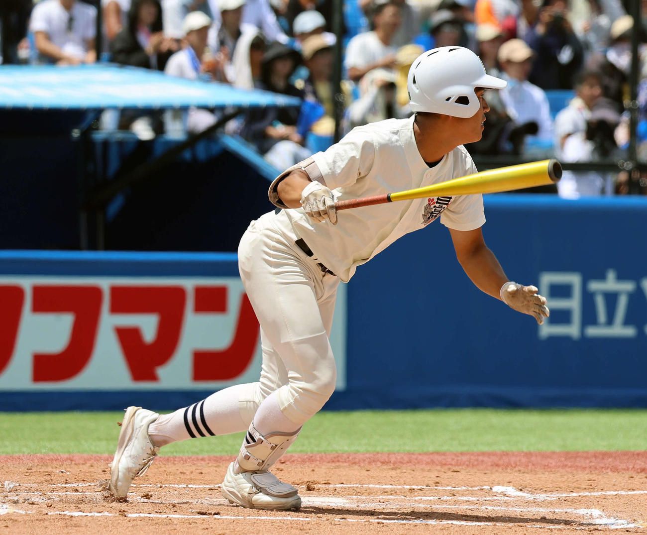 八王子対日大三　1回裏日大三1死三塁、先制の適時二塁打を放つ本間（撮影・山本朝陽）