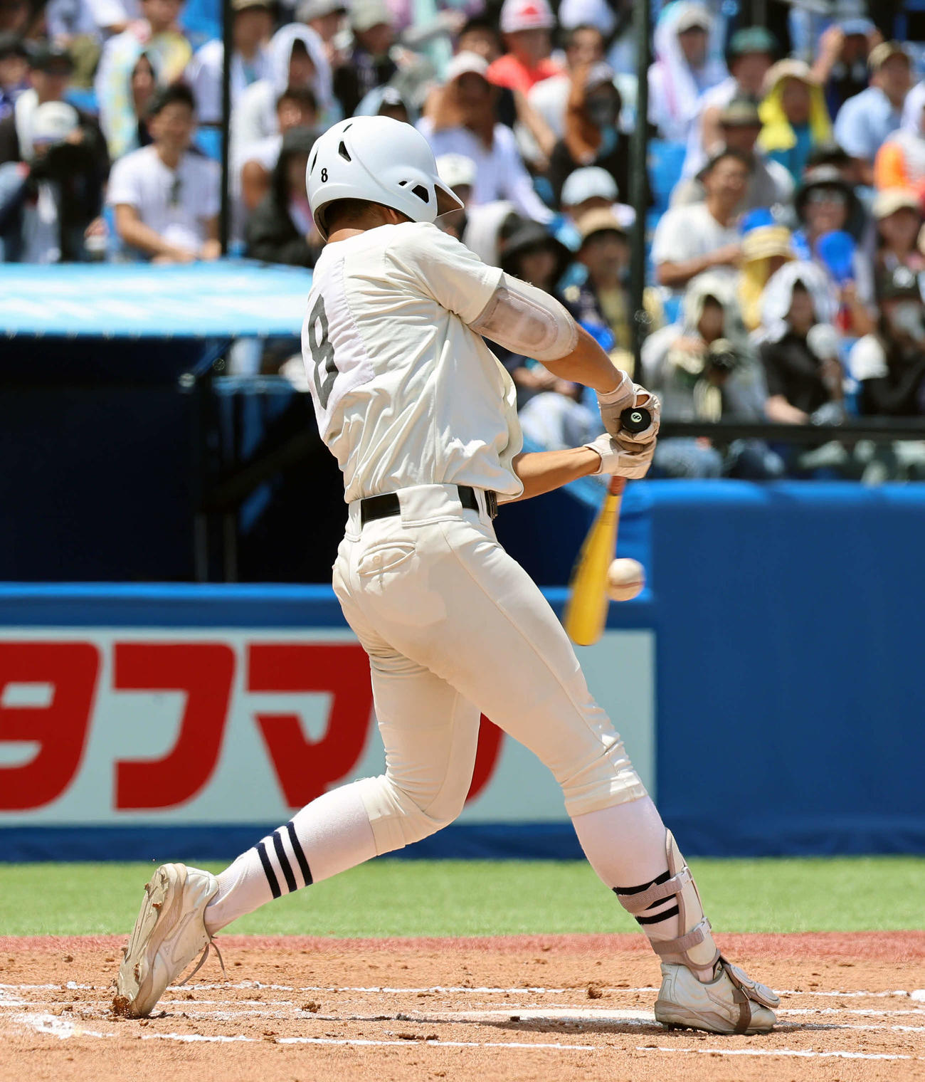 八王子対日大三　1回裏日大三1死三塁、先制の適時二塁打を放つ本間（撮影・山本朝陽）