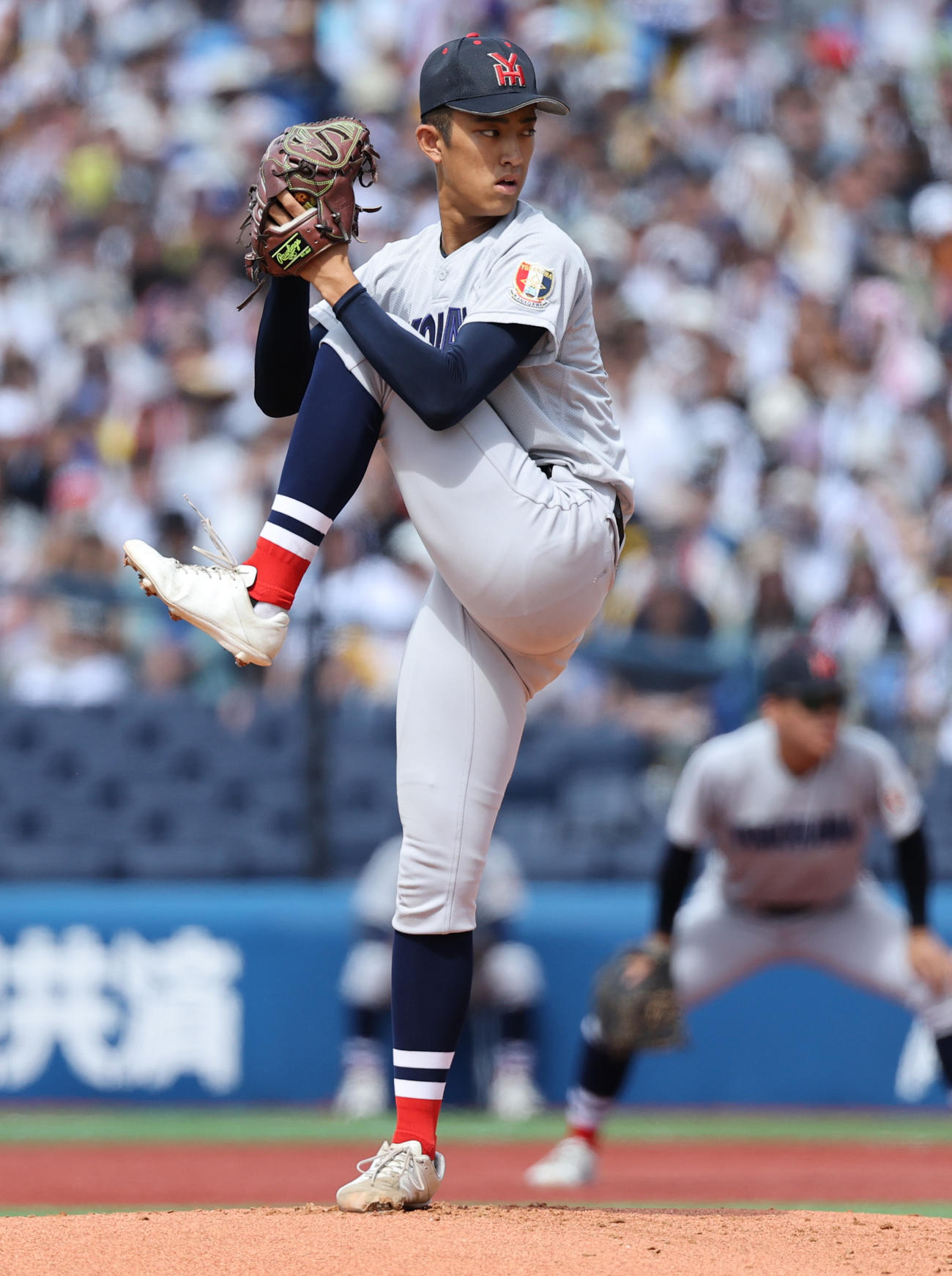 横浜対東海大相模　横浜先発の織田（撮影・野上伸悟）