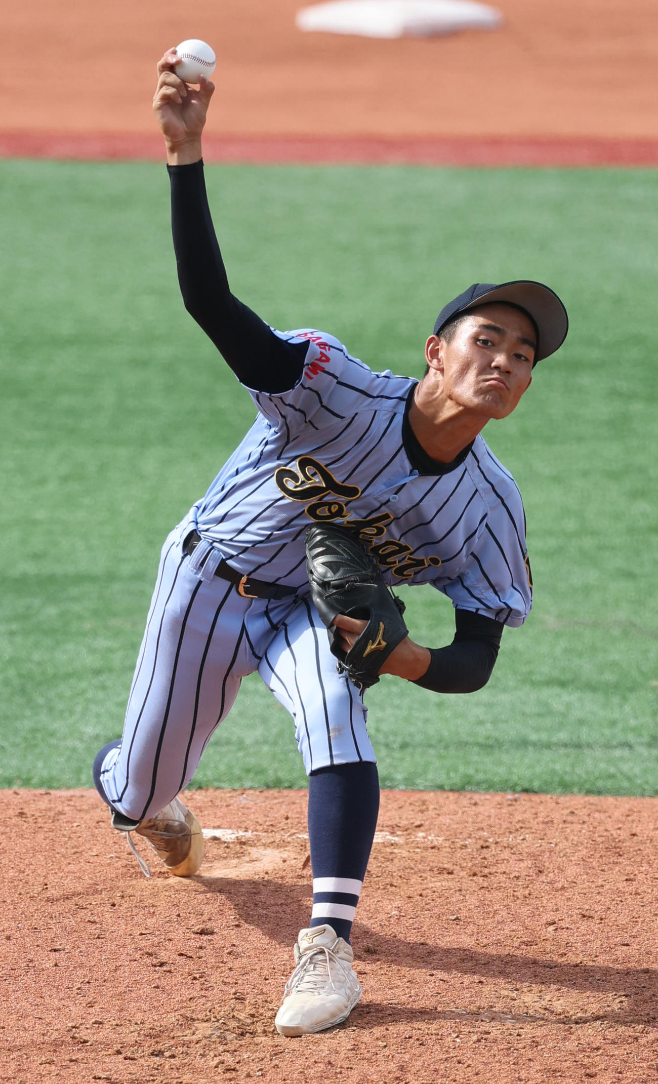 横浜対東海大相模　力投する東海大相模・福田（撮影・野上伸悟）