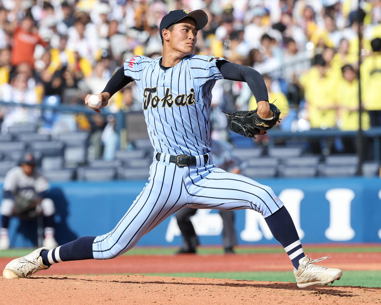 横浜対東海大相模　力投する東海大相模・福田（撮影・野上伸悟）