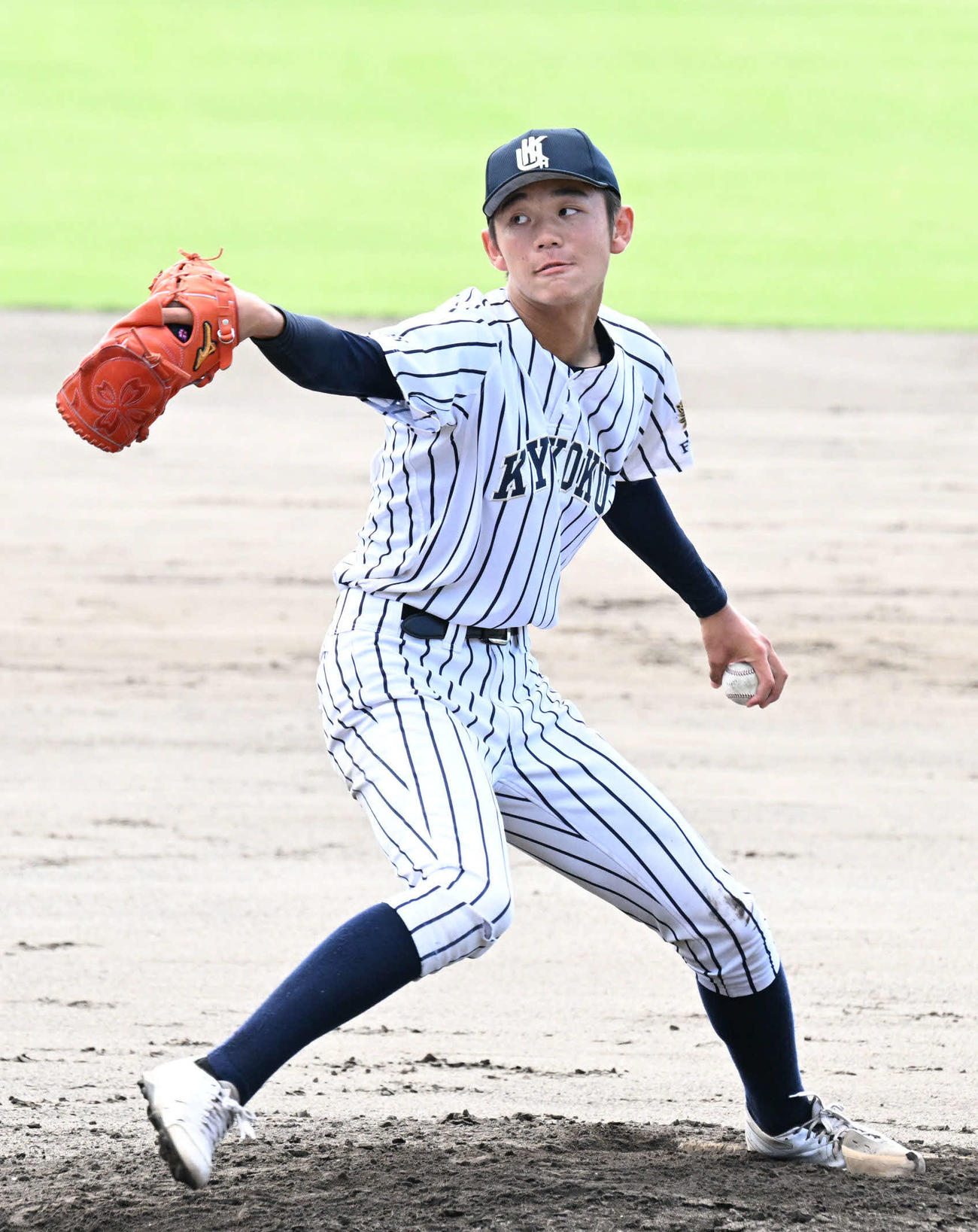九州国際大付対西日本短大付　九州国際大付2番手投手の岩見（撮影・林敢治）