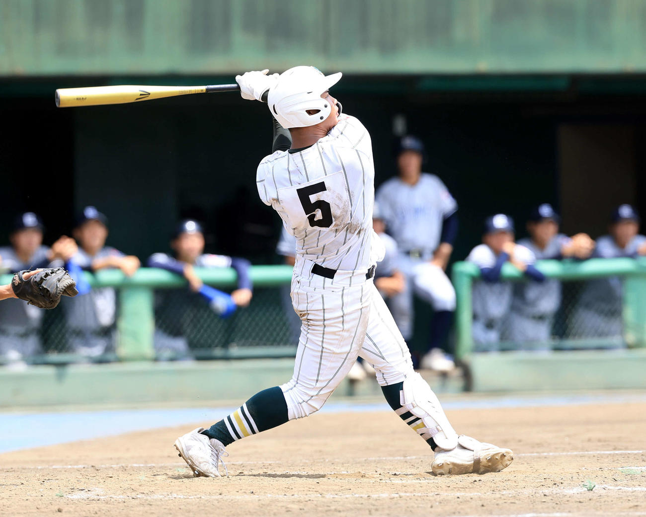 叡明対昌平　5回裏昌平2死、桜井は中越え勝ち越しソロ本塁打を放つ（撮影・浅見桂子）