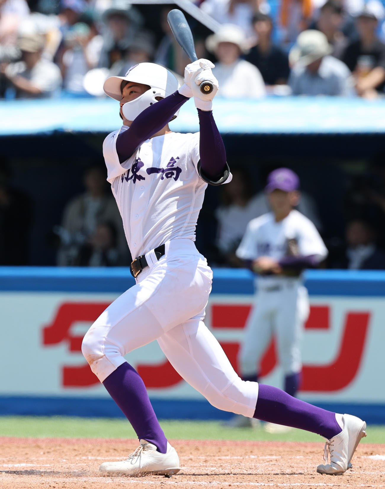 岩倉対関東第一　8回裏関東第一2死二塁、左前適時打を放つ磯野（撮影・野上伸悟）