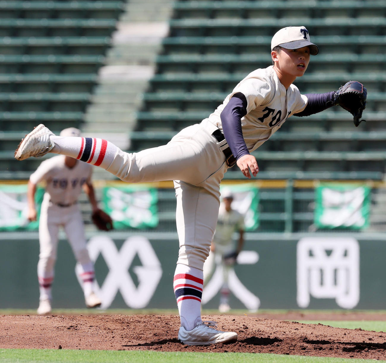東洋大姫路対報徳学園　報徳学園戦に先発する東洋大姫路・木下（撮影・加藤哉）