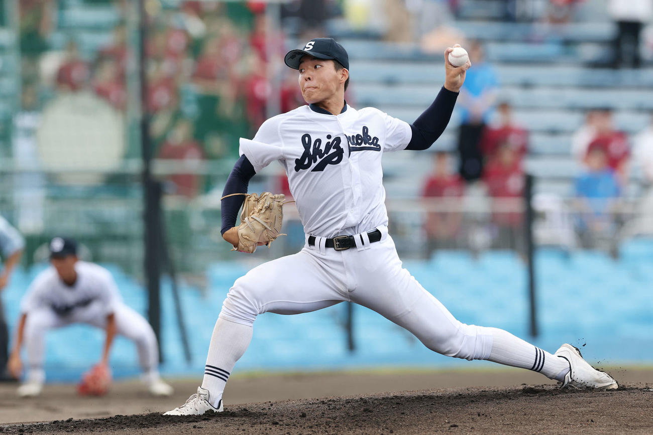 聖隷クリストファー対静岡　静岡先発の吉田（撮影・宮地輝）