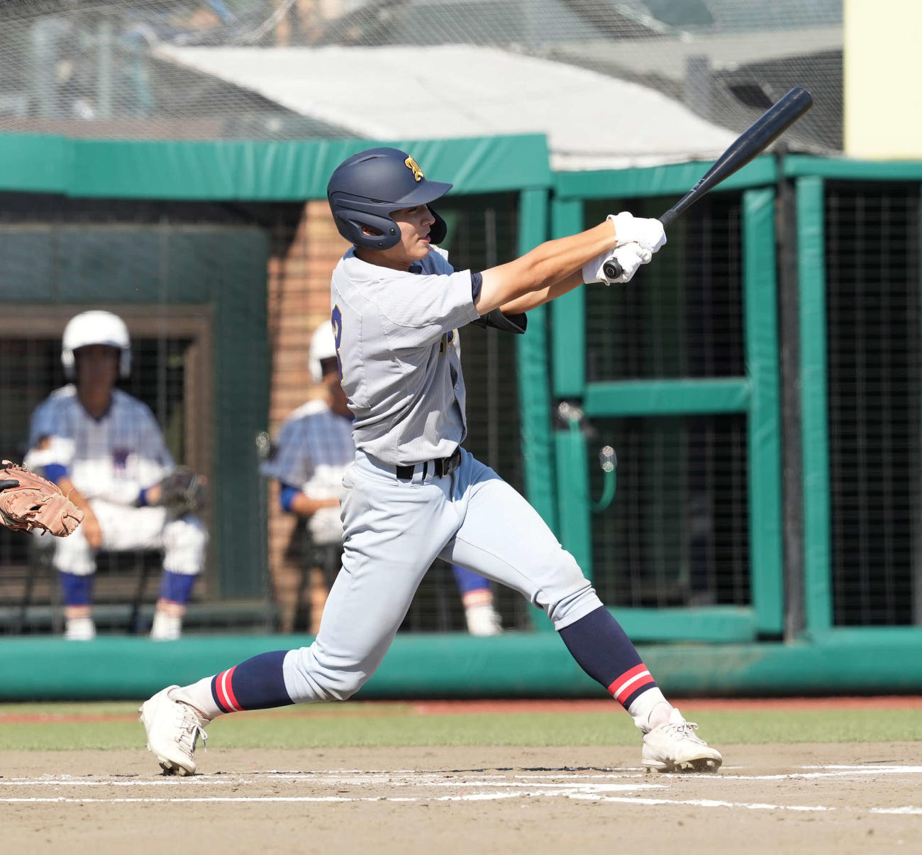仙台育英対東北学院榴ケ岡　1回裏仙台育英2死一、二塁、和賀が適時打を放つ（撮影・井上学）