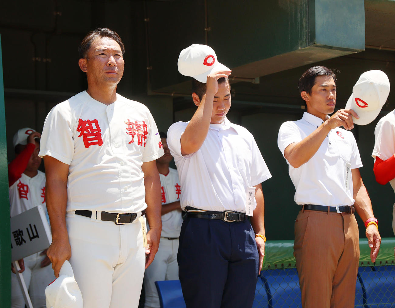 智弁和歌山対星林　優勝した智弁和歌山の中谷監督（左）（撮影・上山淳一）