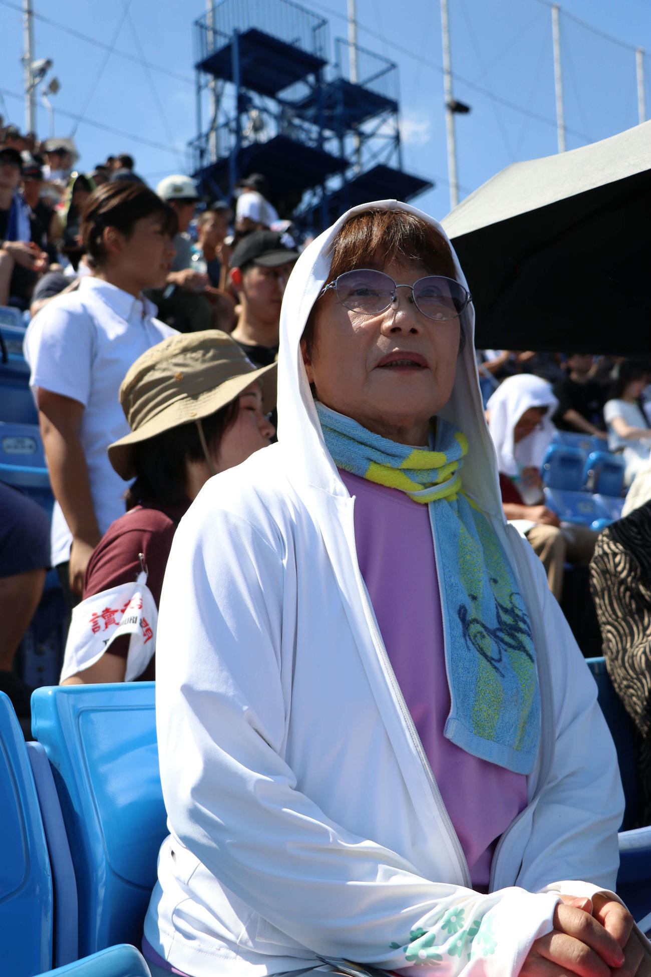 東海大菅生対日大三　石川から応援に駆けつけた小上防の祖母・博子さん（撮影・泉光太郎）