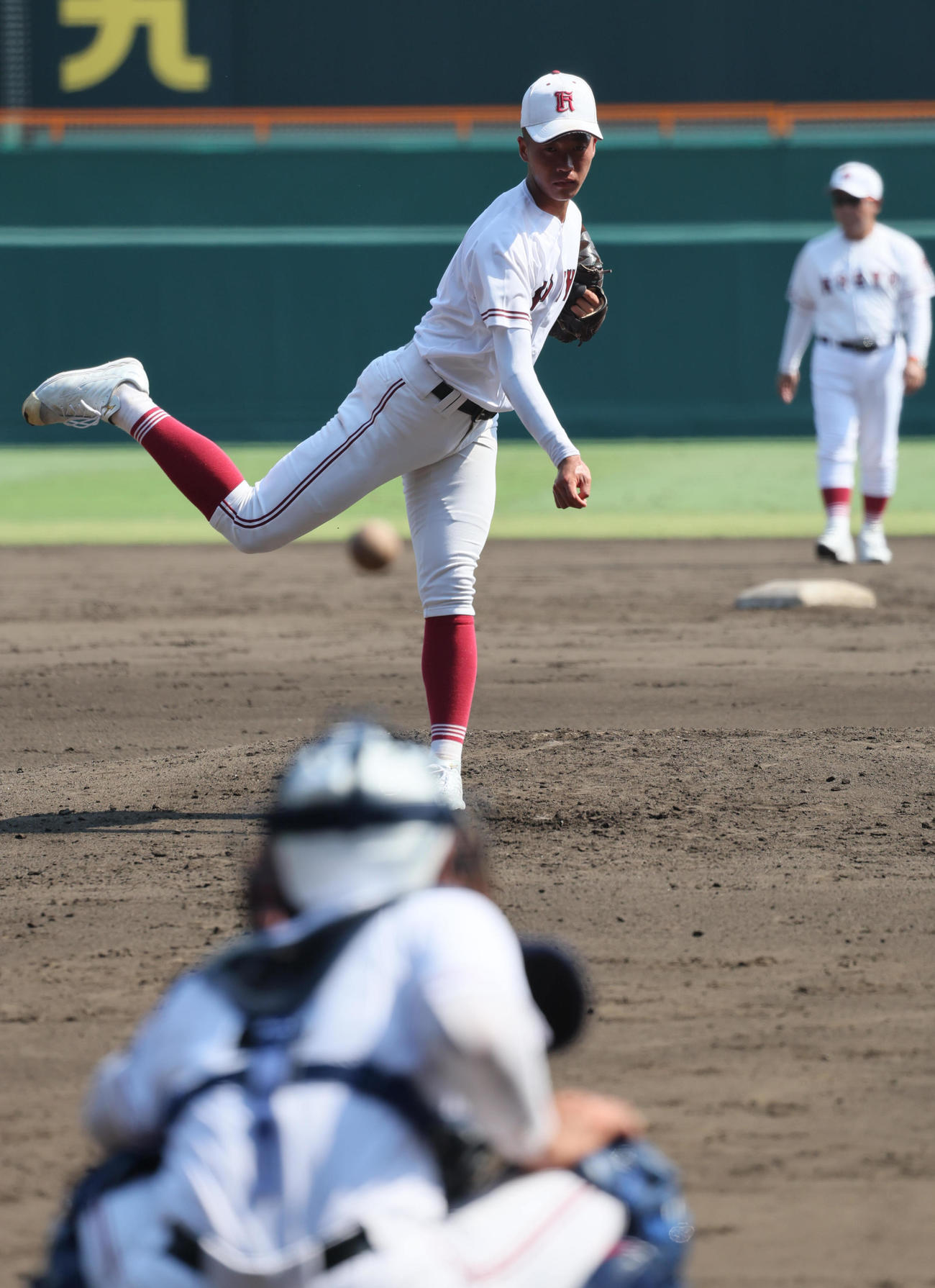 投球練習に励む広陵・堀田昂佑（撮影・宮崎幸一)