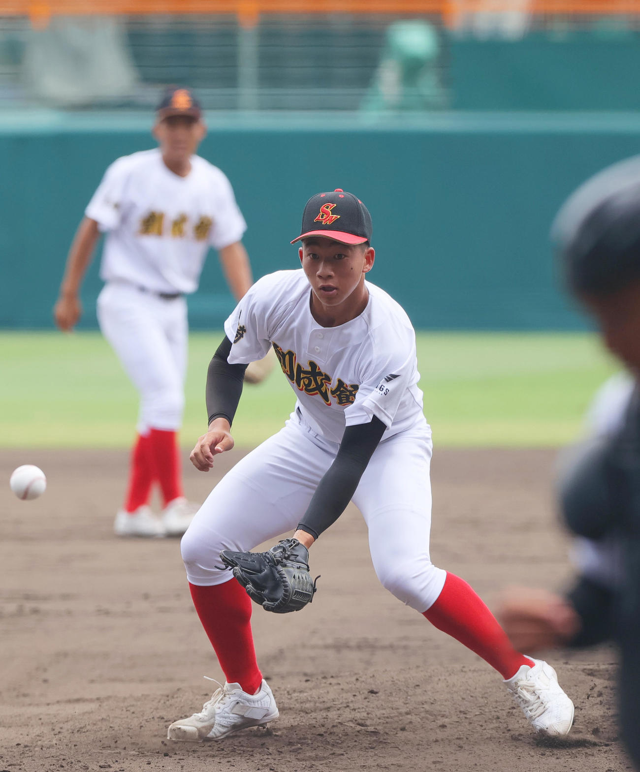 甲子園球場で練習する創成館のエース森下（撮影・上山淳一）