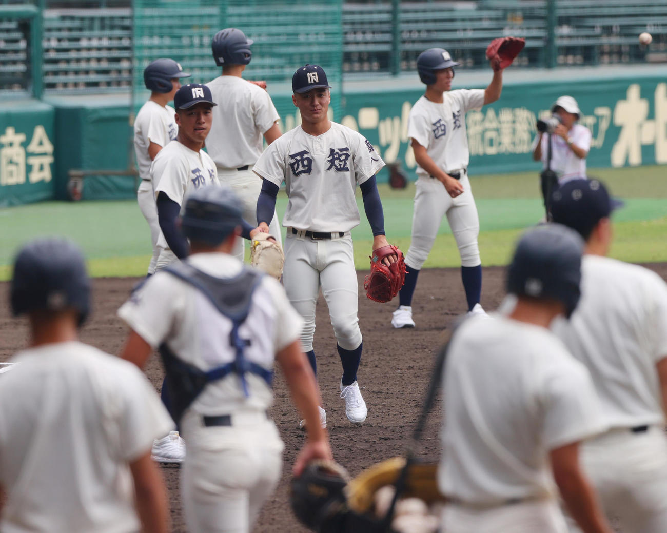 甲子園練習する西日本短大付ナイン（撮影・上山淳一）