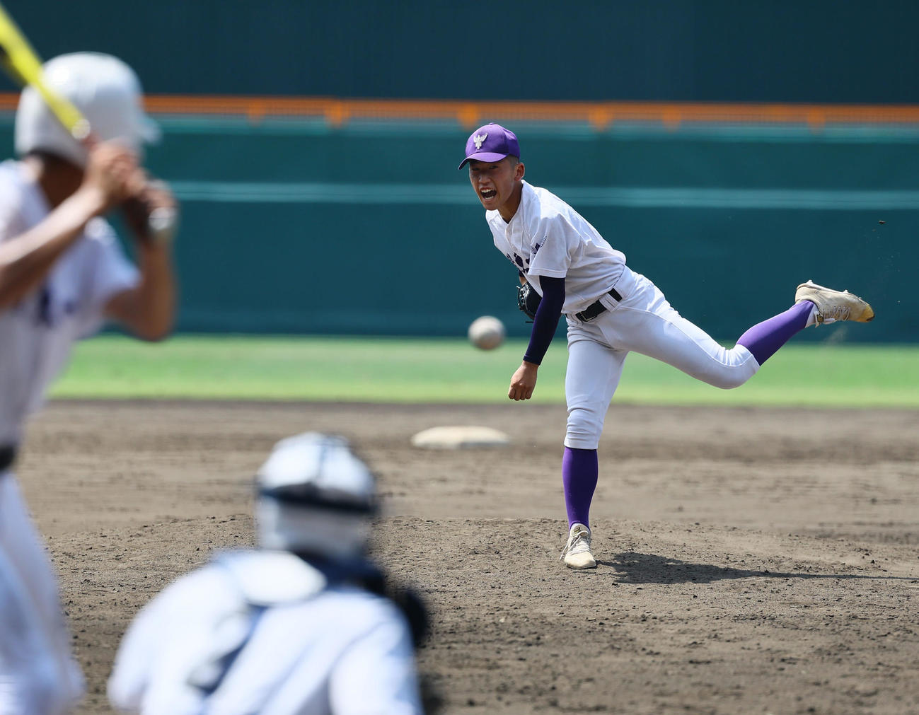 甲子園練習のマウンドで投球練習をする関東第一・坂本（撮影・藤尾明華）