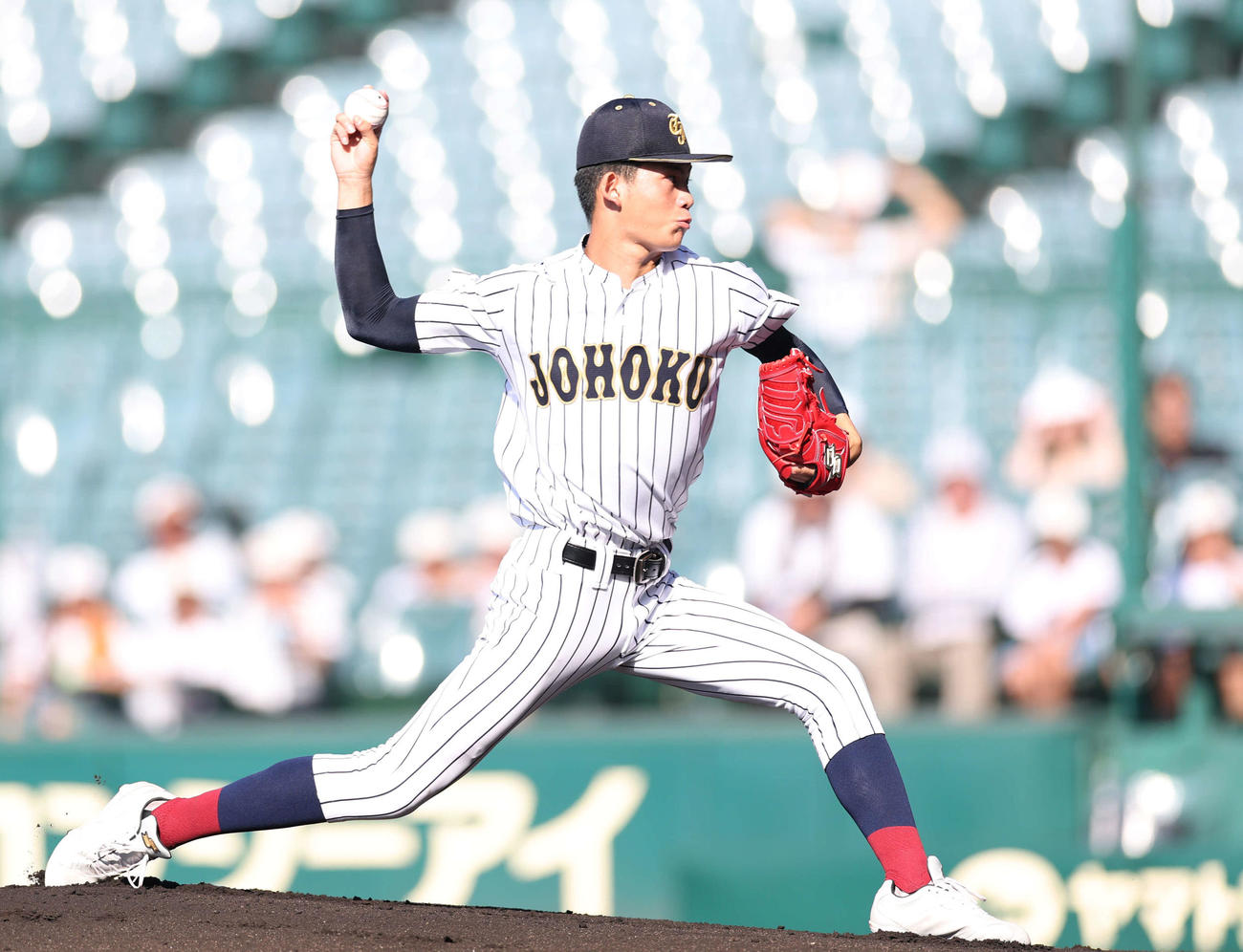 仙台育英対鳥取城北　先発し力投する鳥取城北・田中（撮影・増田悦実）