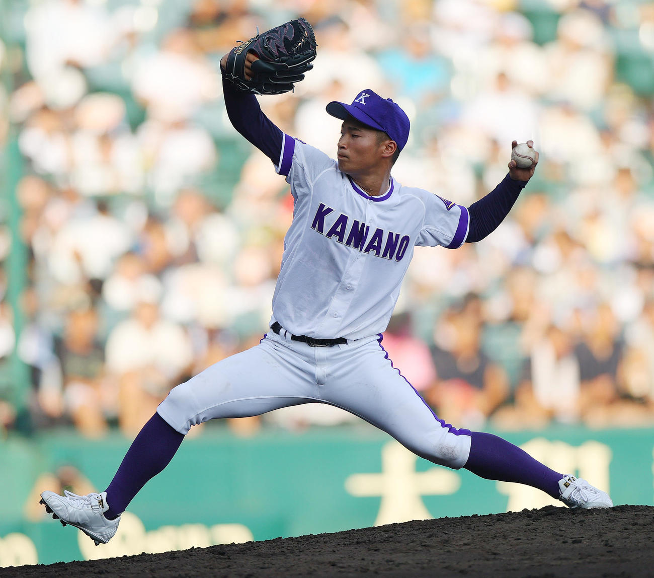 金足農対沖縄尚学　5回裏に登板する佐藤凌（撮影・上山淳一）