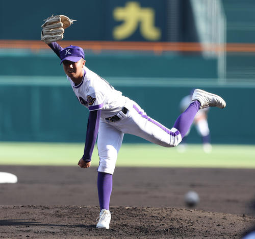 金足農対沖縄尚学　沖縄尚学戦に先発する金足農・斎藤（撮影・白石智彦）