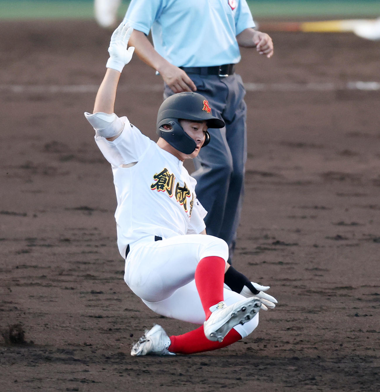 小松大谷対創成館　3回裏創成館1死満塁、下川は左越え2点適時二塁打を放つ（撮影・加藤哉）