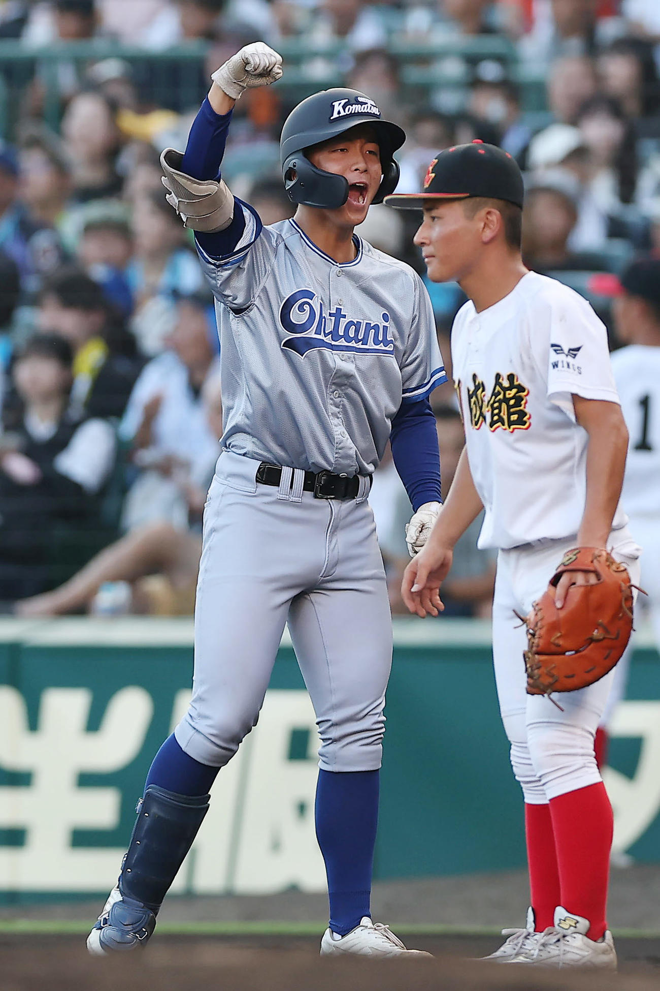 小松大谷対創成館　1回表小松大谷2死三塁、先制の中前適時打を放ちガッツポーズする江守（撮影・前田充）