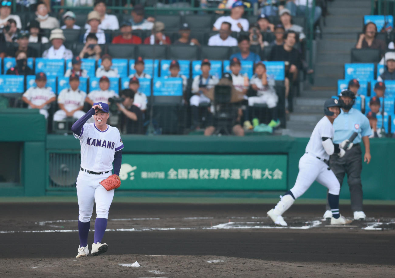 金足農対沖縄尚学　6回裏沖縄尚学1死、吉田は末吉を三振に仕留める（撮影・藤尾明華）