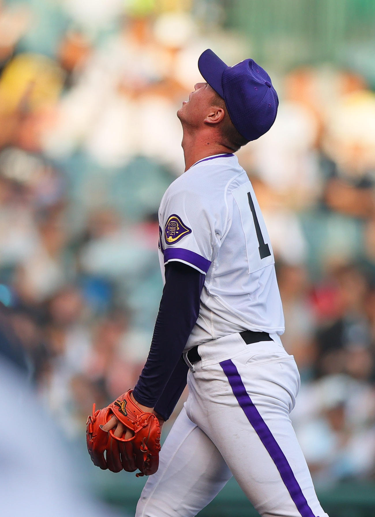 金足農対沖縄尚学　7回裏沖縄尚学2死一、三塁、吉田は阿波根に左前適時打を浴びる（撮影・上山淳一）