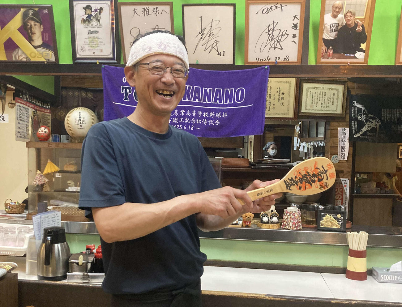 「てっぱん焼き大雅」の店主・大高生義さん（撮影・高橋香奈）