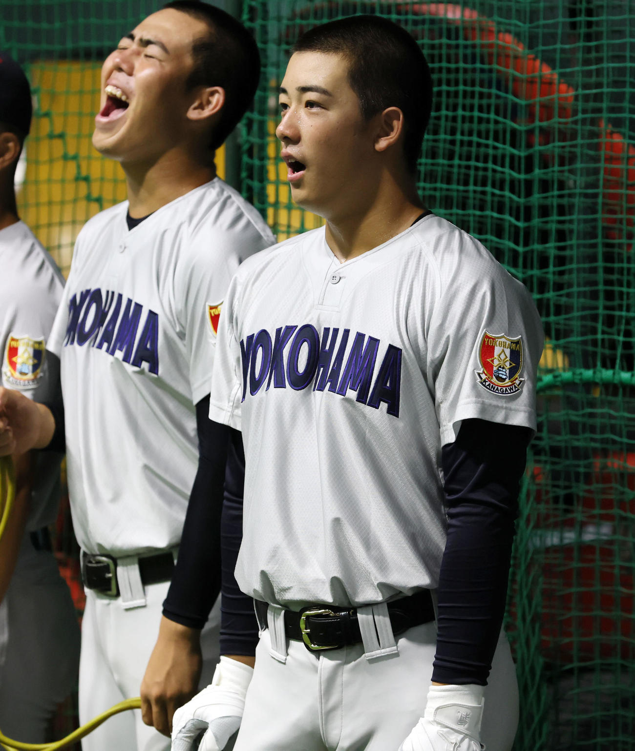 室内練習で声を出す横浜・奥村ら（撮影・加藤哉）