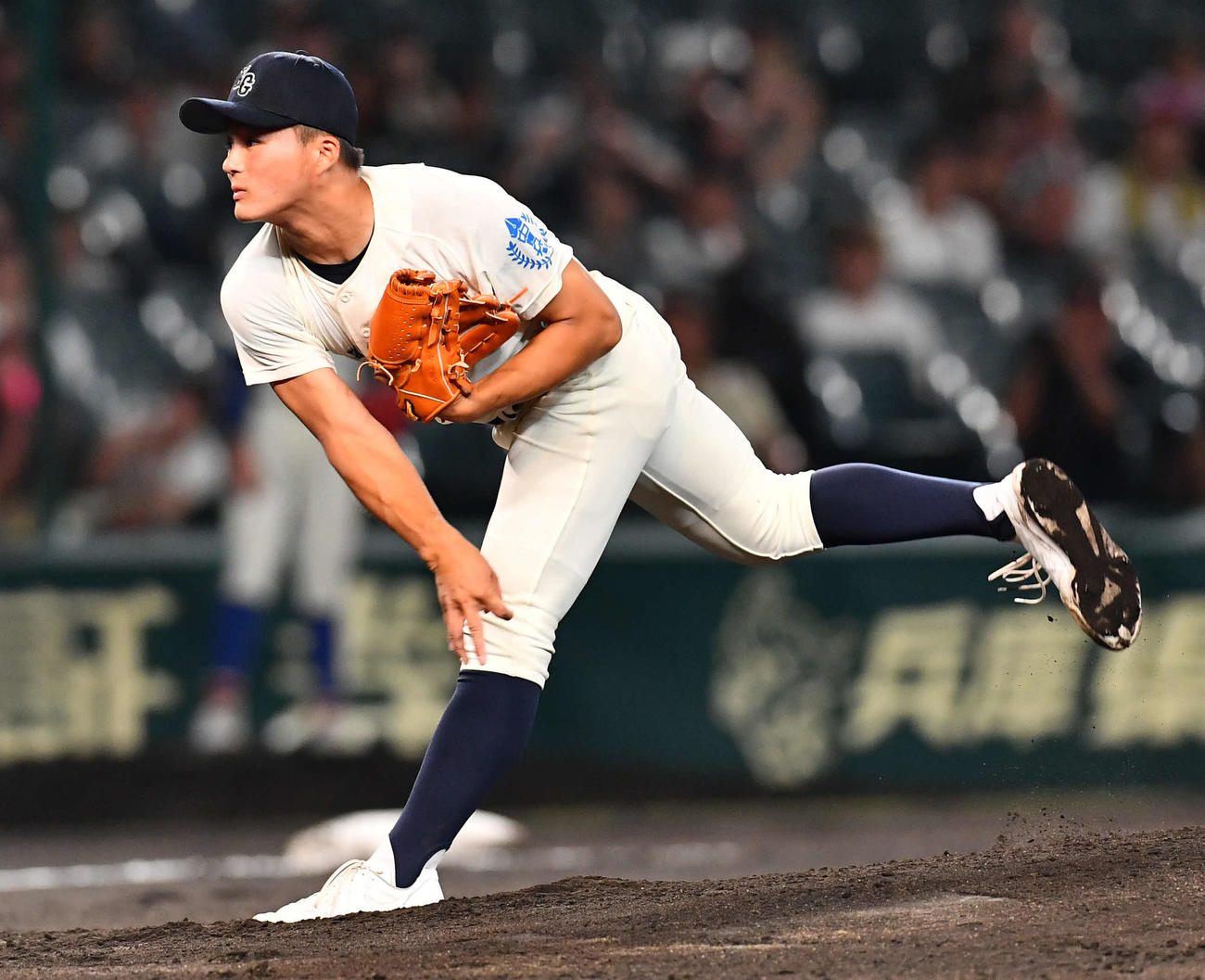 綾羽対高知中央　高知中央先発の堅田（撮影・岩下翔太）