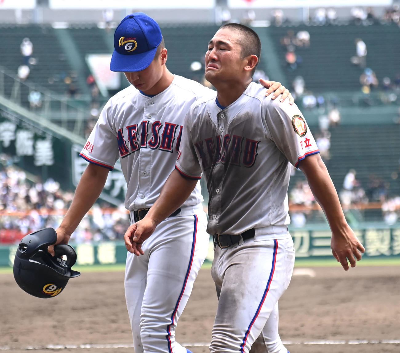 聖隷クリストファー対明秀学園日立　聖隷クリストファーに負け肩を落とす明秀学園日立の野上士耀（右）（撮影・石井愛子）