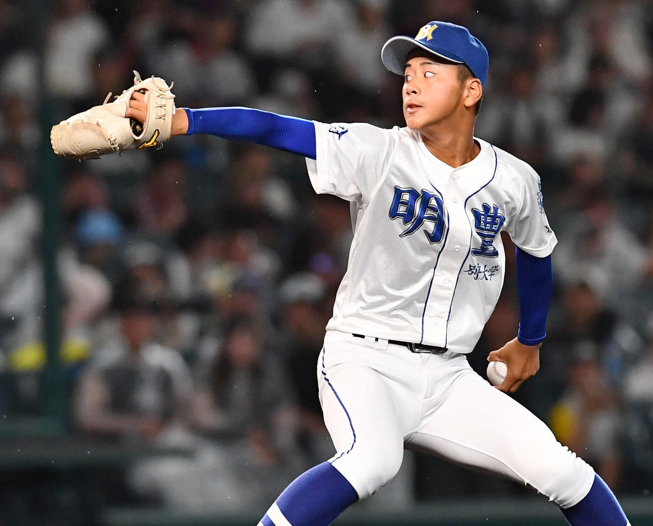 明豊対市船橋　明豊先発の寺本（撮影・岩下翔太）