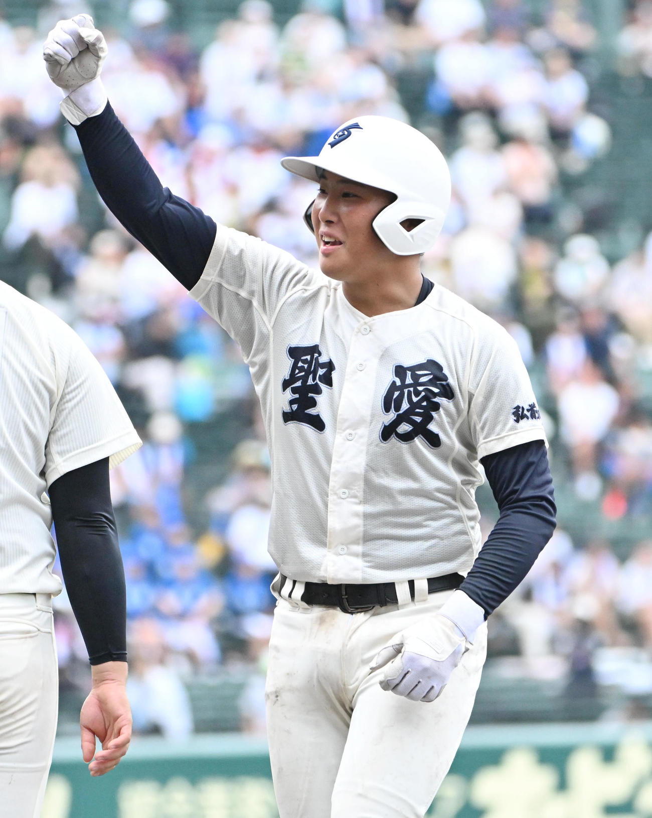 弘前学院聖愛対西日本短大付　4回裏弘前学院聖愛2死三塁　成田翔音は勝ち越し適時打を放つ（撮影・石井愛子）