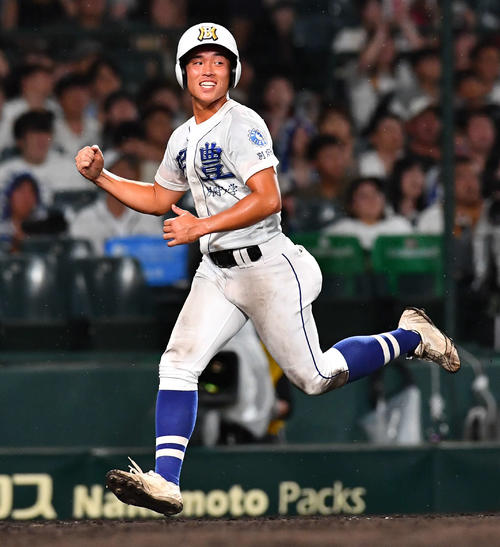 明豊対市船橋 6回表明豊無死一、三塁、川口の右前適時打で生還する加納(撮影・岩下翔太)