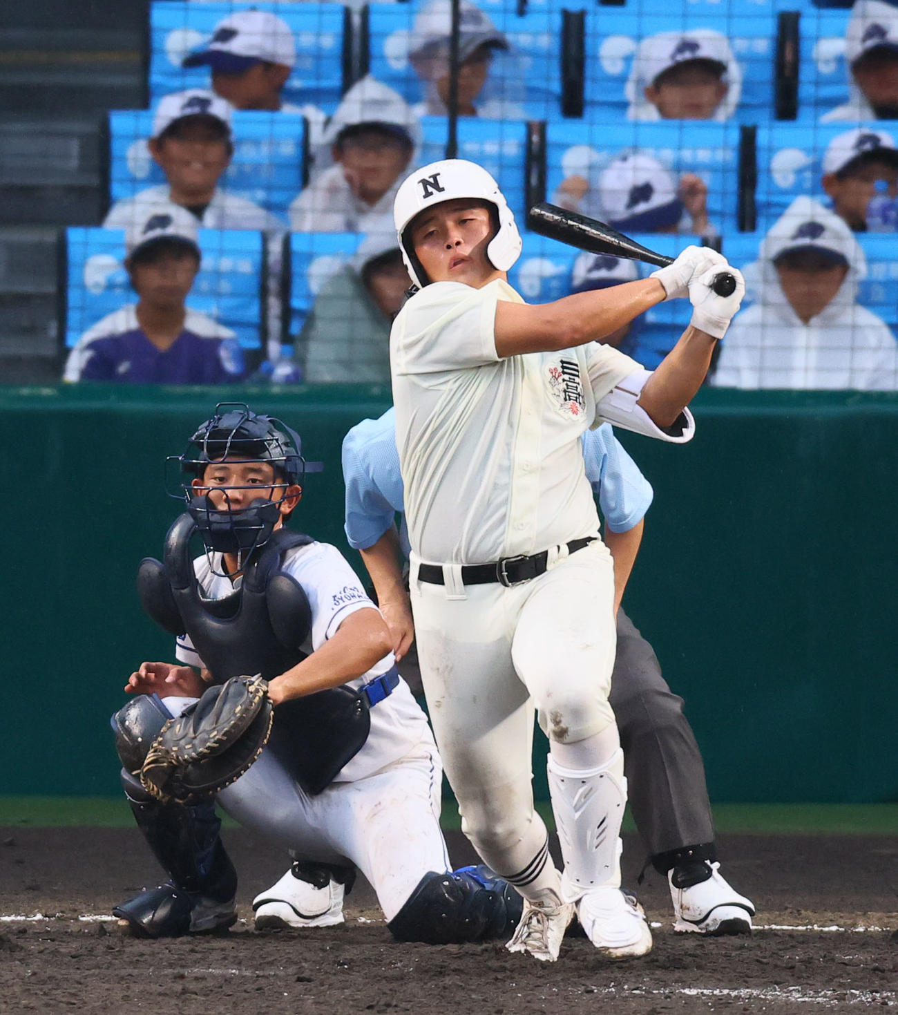 豊橋中央対日大三　3回裏日大三1死二塁、田中は中前適時打を放つ（撮影・藤尾明華）