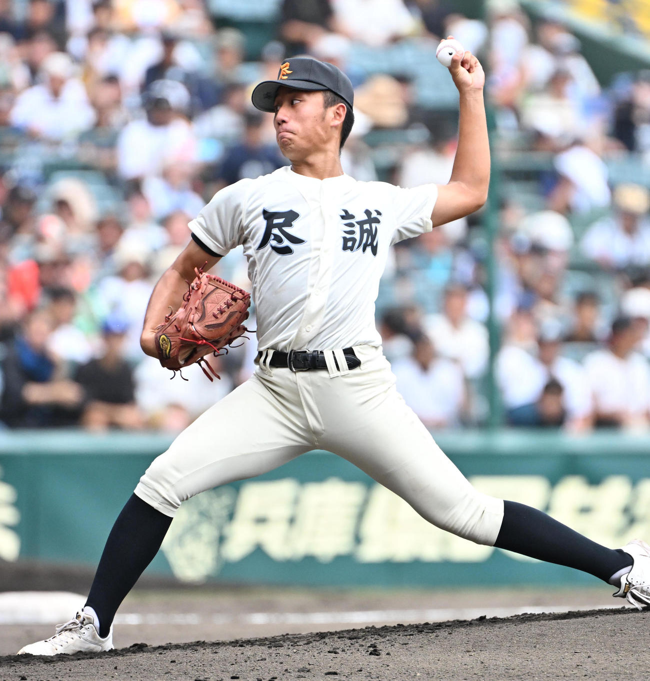 東大阪大柏原対尽誠学園　尽誠学園先発の広瀬賢汰（撮影・石井愛子）