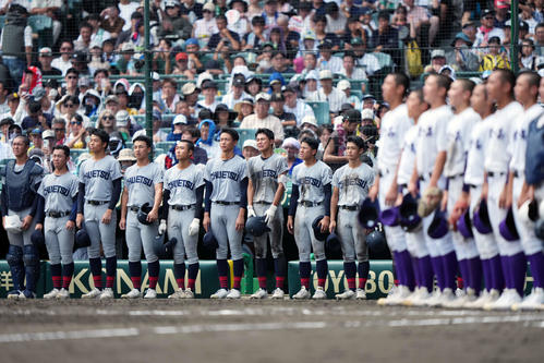 中越対関東第一　関東第一に敗れガックリする中越ナイン（撮影・小島史椰）