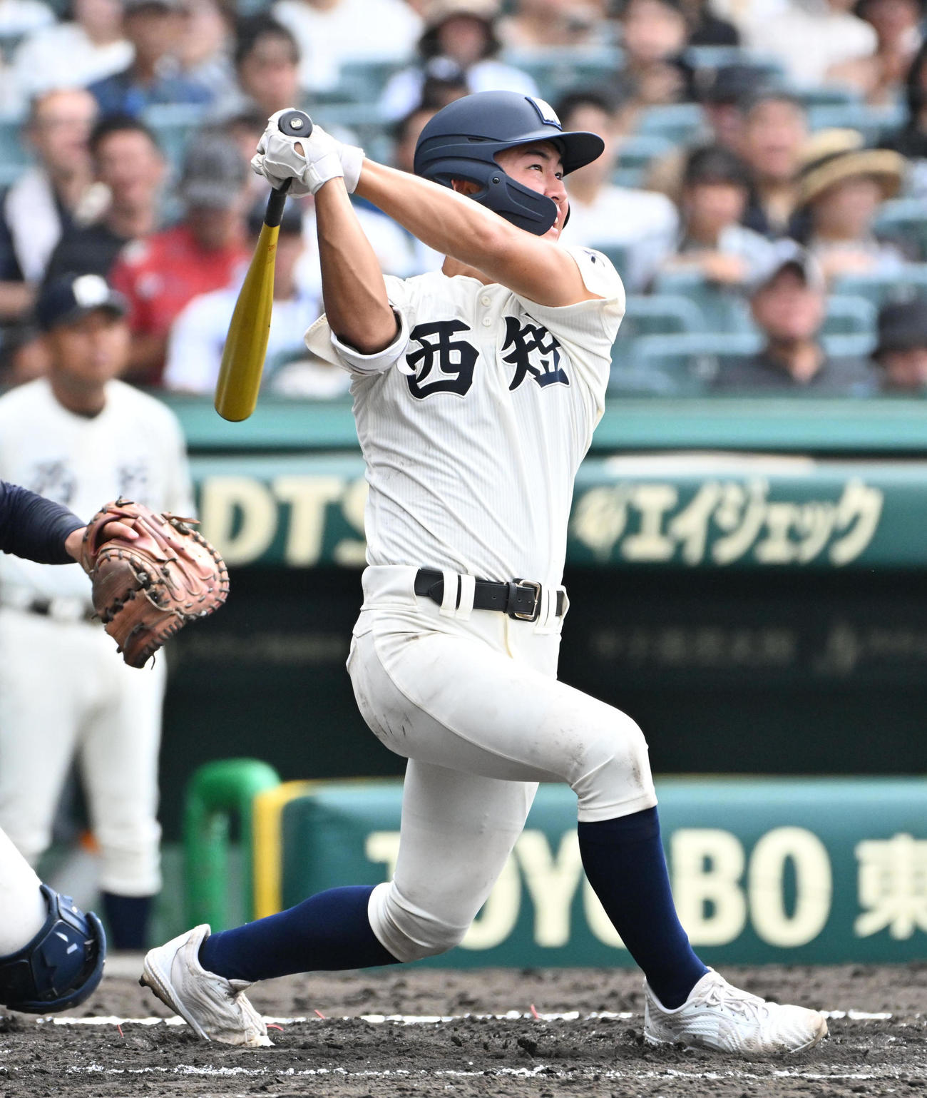 弘前学院聖愛対西日本短大付　4回表西日本短大付2死一塁　山下航輝は先制の右越え本塁打を放つ（撮影・石井愛子）