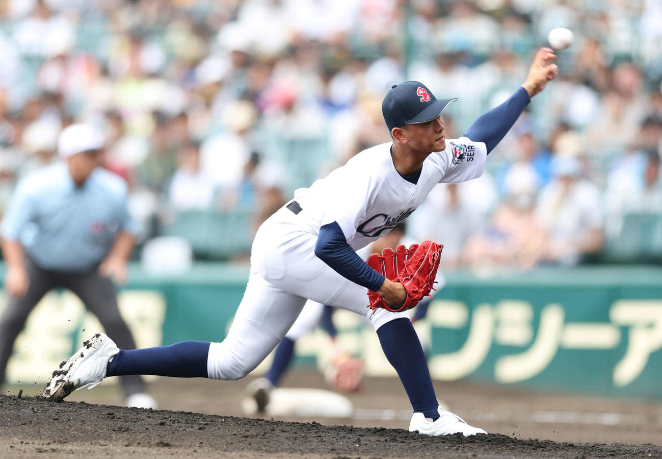 聖隷クリストファー対明秀学園日立　先発し力投する聖隷クリストファー高部（撮影・増田悦実）
