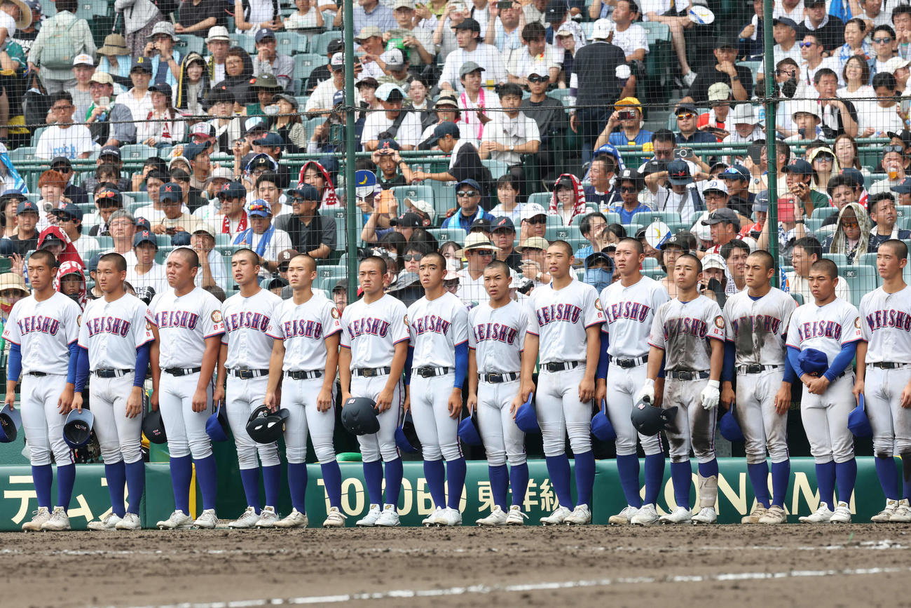 聖隷クリストファー対明秀学園日立　負けが決まり悔しい表情をする明秀学園日立ナイン（撮影・増田悦実）